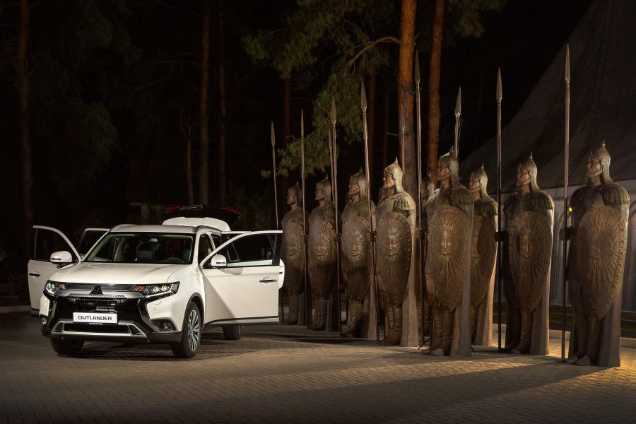  Mitsubishi Outlander 2018 года  (CIS) (фото 10 из 41)